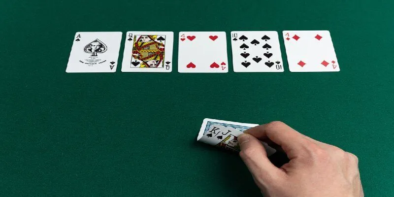 GIẢI MÃ CHI TIẾT THUẬT NGỮ POKER HANDS CHO NGƯỜI MỚI
